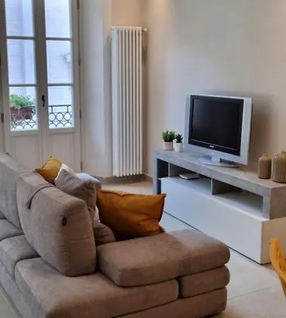 Victoria Apartment *